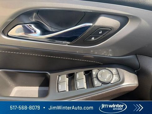 Used 2023 Chevrolet Traverse LT w/ LT Premium Package AWD/4WD image 26