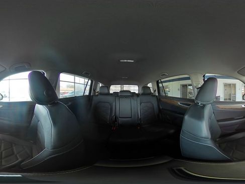 Used 2025 Volkswagen Atlas SE image 50