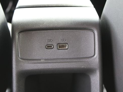 Used 2025 Chevrolet Trax LT w/ LT Convenience Package image 23