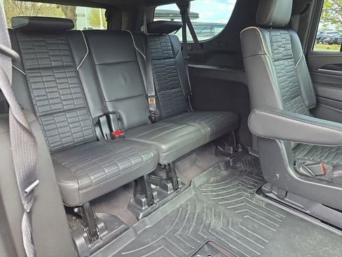 Certified 2023 Cadillac Escalade ESV V image 24