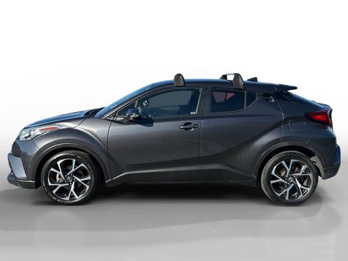 Used 2018 Toyota C-HR XLE image 2