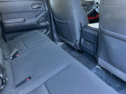 Used 2022 Nissan Frontier PRO-4X w/ Off-Road Protection Package AWD/4WD image 17