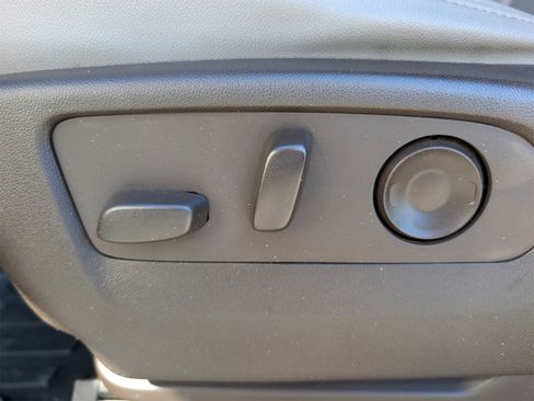 Used 2021 Chevrolet Tahoe Z71 image 16