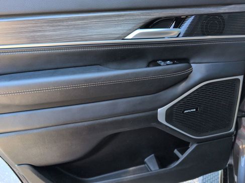 Used 2024 Jeep Wagoneer Series II w/ Flexible Seating Group image 32