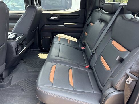 Used 2023 GMC Sierra 1500 AT4 w/ AT4 Premium Package AWD/4WD image 32