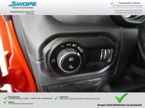 Used 2025 Jeep Gladiator Rubicon AWD/4WD image 14