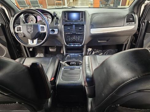 Used 2017 Dodge Grand Caravan GT image 9