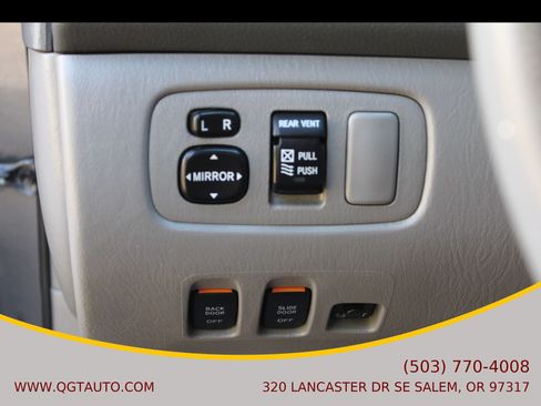 Used 2010 Toyota Sienna XLE Limited FWD image 29