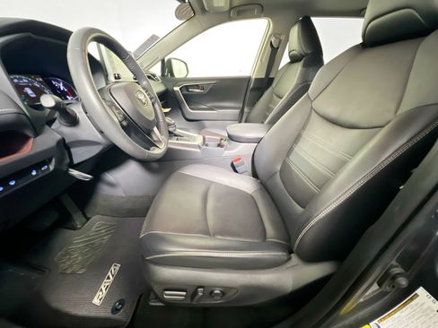 Used 2020 Toyota RAV4 Limited w/ Limited Grade Weather Package FWD image 14
