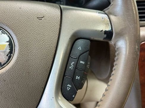 Used 2011 Chevrolet Avalanche LTZ image 15