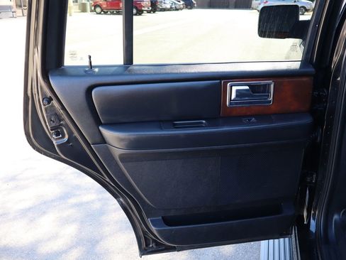 Used 2015 Lincoln Navigator 4WD image 26