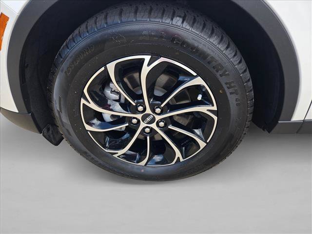 Used 2024 Lincoln Nautilus Premier AWD/4WD image 25