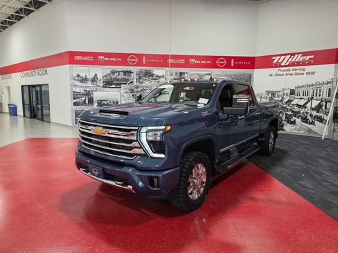 Certified 2024 Chevrolet Silverado 3500 High Country w/ High Country Premium Package AWD/4WD image 8