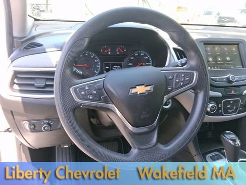 Used 2019 Chevrolet Equinox LS w/ LS Convenience Package AWD/4WD image 16
