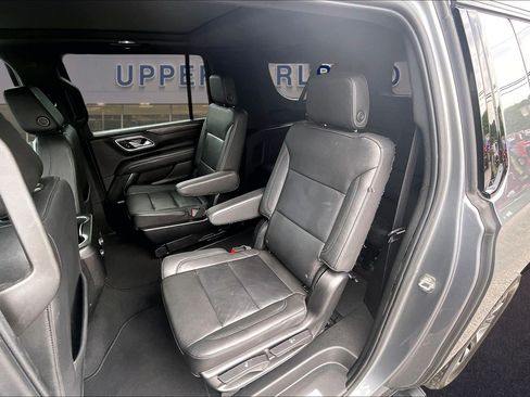 Used 2022 Chevrolet Suburban Z71 w/ Luxury Package AWD/4WD image 26