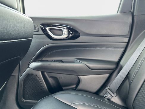 New 2025 Jeep Compass Latitude w/ Sun & Sound Group image 16