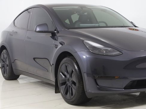 Used 2025 Tesla Model Y Long Range image 39