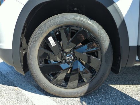 New 2026 Volkswagen Atlas SE image 44