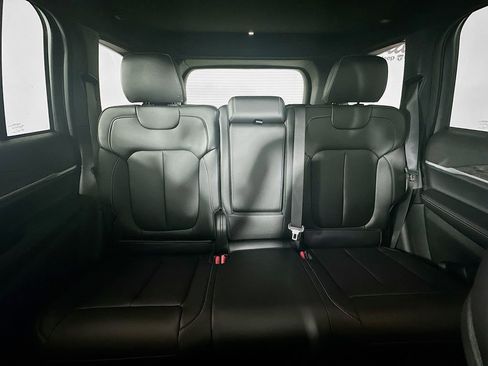 New 2025 Jeep Grand Cherokee Limited w/ Black Appearance Package image 10