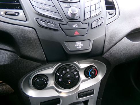 Used 2014 Ford Fiesta SE FWD image 14