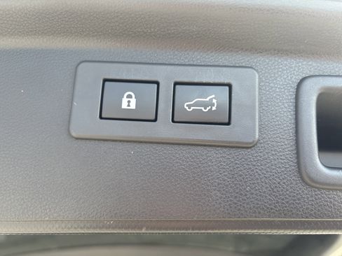 Used 2021 Subaru Forester Touring image 9