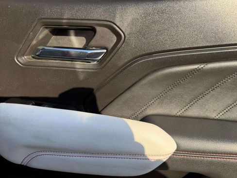 Used 2024 GMC Canyon AT4X image 41