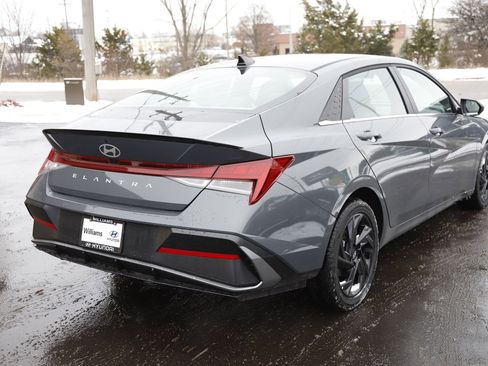 New 2026 Hyundai Elantra SEL Sport Premium image 3