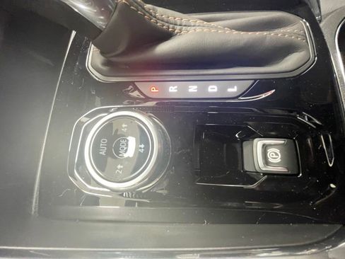 New 2026 GMC Canyon AT4 AWD/4WD image 19