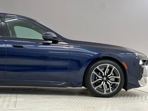 Certified 2023 BMW 740i RWD image 35