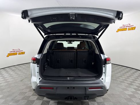 New 2026 Nissan Pathfinder Platinum w/ Cargo Package image 5