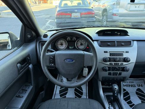 Used 2011 Ford Focus SE image 14