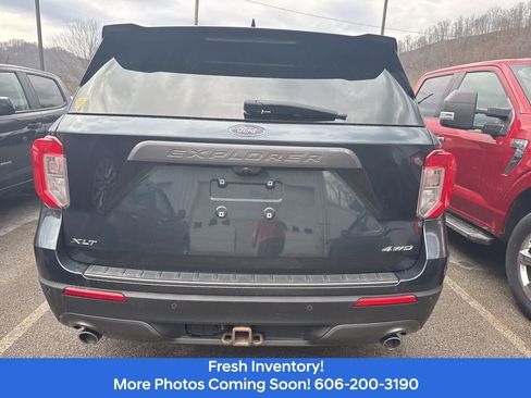 Used 2022 Ford Explorer XLT w/ Equipment Group 202A image 7