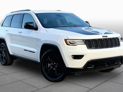 Used 2021 Jeep Grand Cherokee Freedom Edition RWD image 3