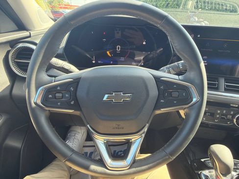 Used 2024 Chevrolet Trax ACTIV w/ Sunroof Package FWD image 13