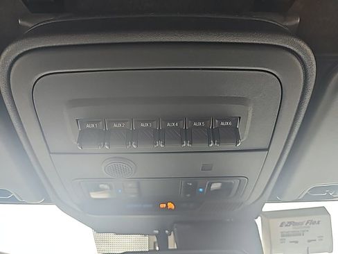 Used 2023 Ford Bronco Badlands image 12