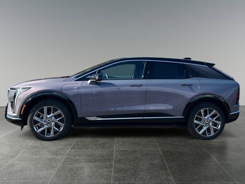Used 2025 Cadillac Optiq Luxury 1 AWD/4WD image 1