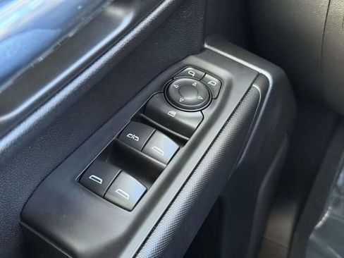 Used 2021 Chevrolet Silverado 1500 Custom image 17