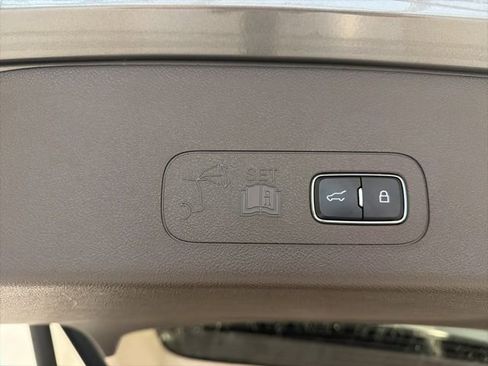 Used 2023 Lincoln Aviator AWD w/ Premium Package image 19