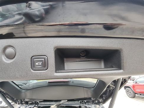 Used 2022 Chevrolet Equinox RS image 33