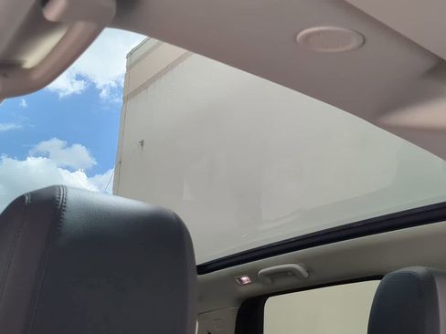 Used 2025 Land Rover Discovery Sport S image 20