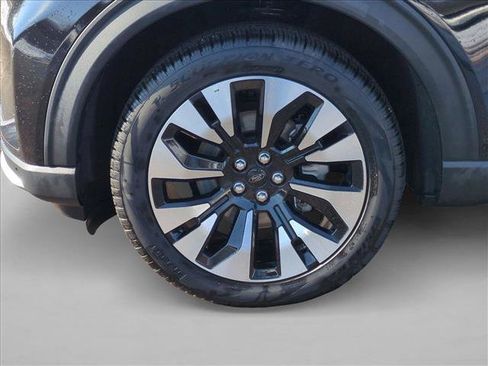 Used 2025 Ford Explorer Platinum w/ LUX Leather Package image 11