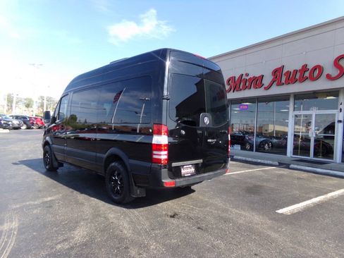 Used 2011 Mercedes-Benz Sprinter 2500 image 10