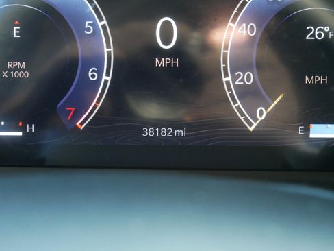 Used 2023 Jeep Grand Cherokee Limited w/ Black Appearance Package image 38