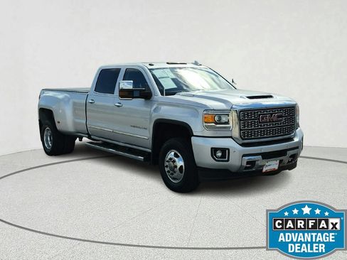Used 2018 GMC Sierra 3500 Denali w/ Duramax Plus Package AWD/4WD image 10