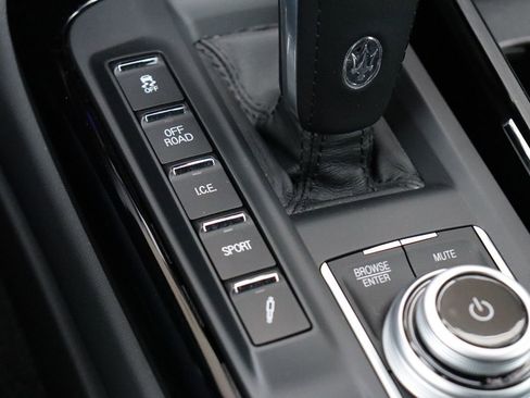 Used 2022 Maserati Levante Modena image 35