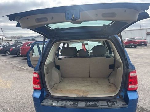 Used 2011 Ford Escape XLS w/ 101A Rapid Spec Order Code image 16