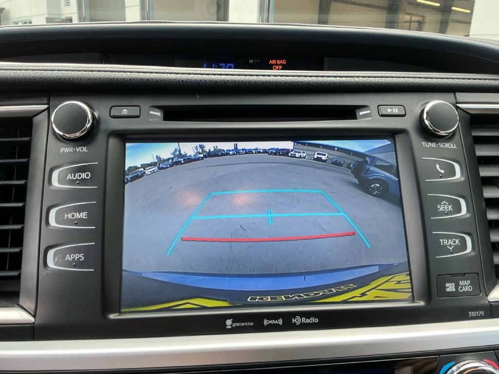 Used 2018 Toyota Highlander XLE AWD/4WD image 22