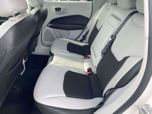 Used 2018 Jeep Compass Latitude image 6