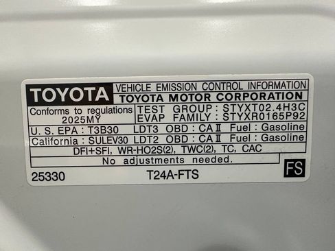 Used 2025 Toyota 4Runner SR5 AWD/4WD image 67