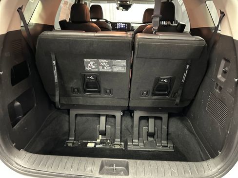 Used 2024 Kia Carnival LX image 23